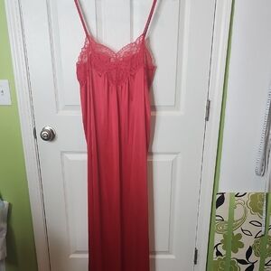 VINTAGE Vanity Fair Red Maxi Length Lace Trim Nightgown, Women's Medium